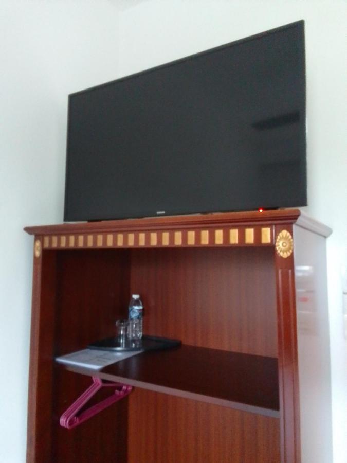 קוטה קינבלו Super Oyo 90464 Borneo Suites Hotel מראה חיצוני תמונה