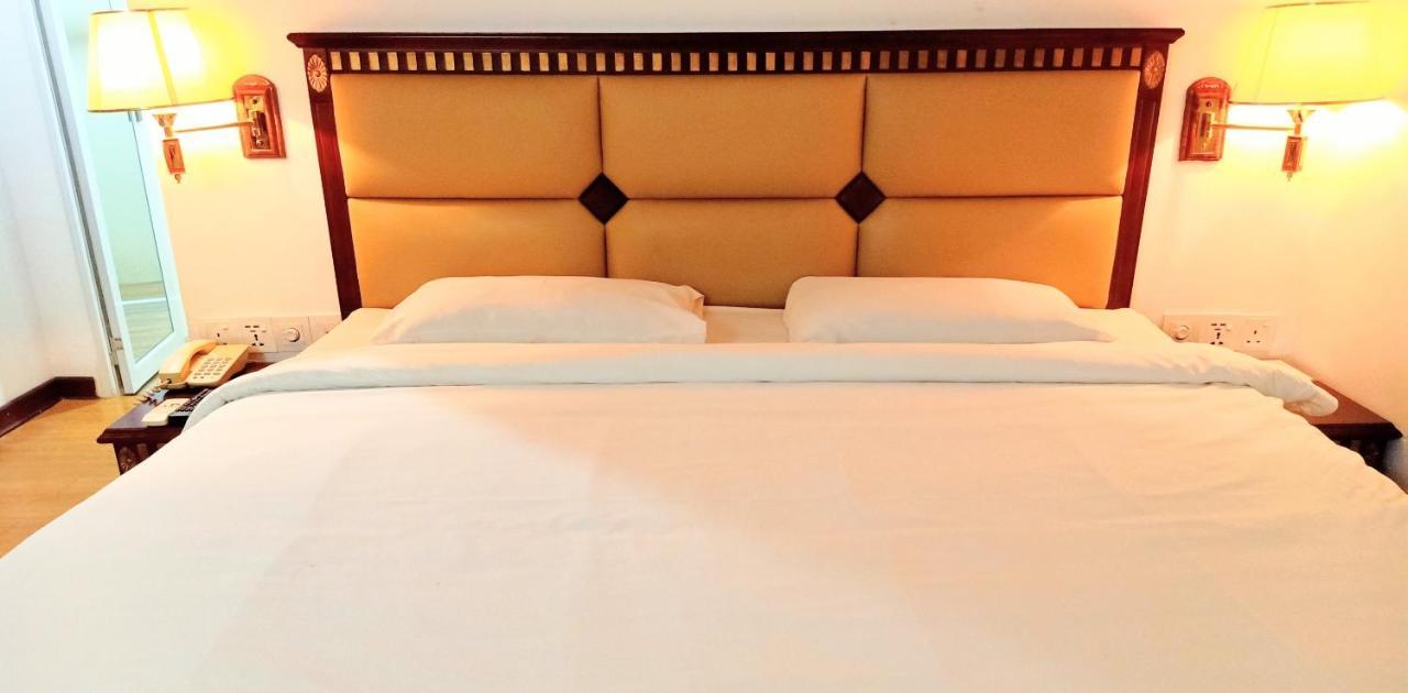 קוטה קינבלו Super Oyo 90464 Borneo Suites Hotel מראה חיצוני תמונה