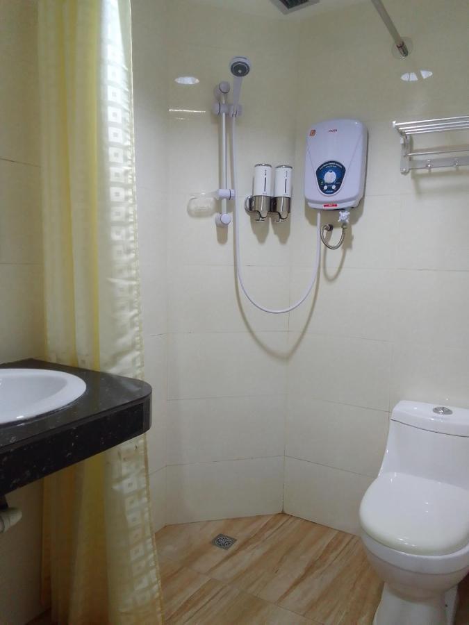 קוטה קינבלו Super Oyo 90464 Borneo Suites Hotel מראה חיצוני תמונה