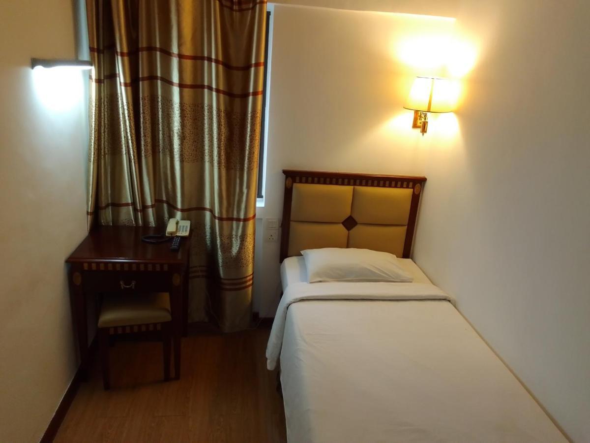קוטה קינבלו Super Oyo 90464 Borneo Suites Hotel מראה חיצוני תמונה