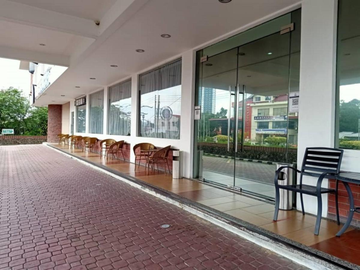 קוטה קינבלו Super Oyo 90464 Borneo Suites Hotel מראה חיצוני תמונה